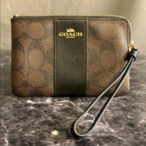 Coach Corner Zip Wristlet